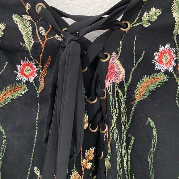 Entro Blouse Floral Black and Multi Color Embroidered Mesh Sleeve - Picture 3 of 7